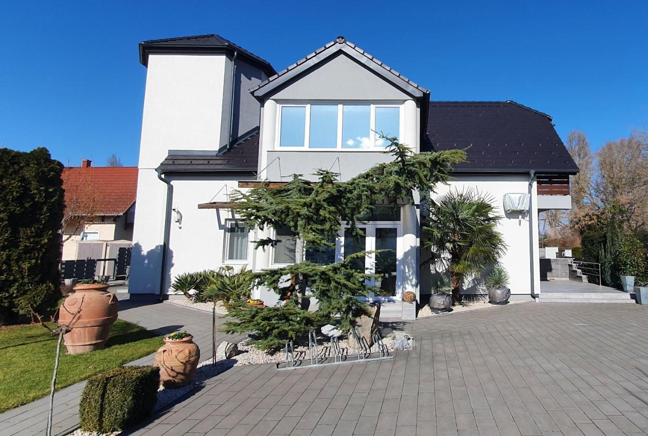 Ancsi Apartmanház Balatonlelle Kültér fotó