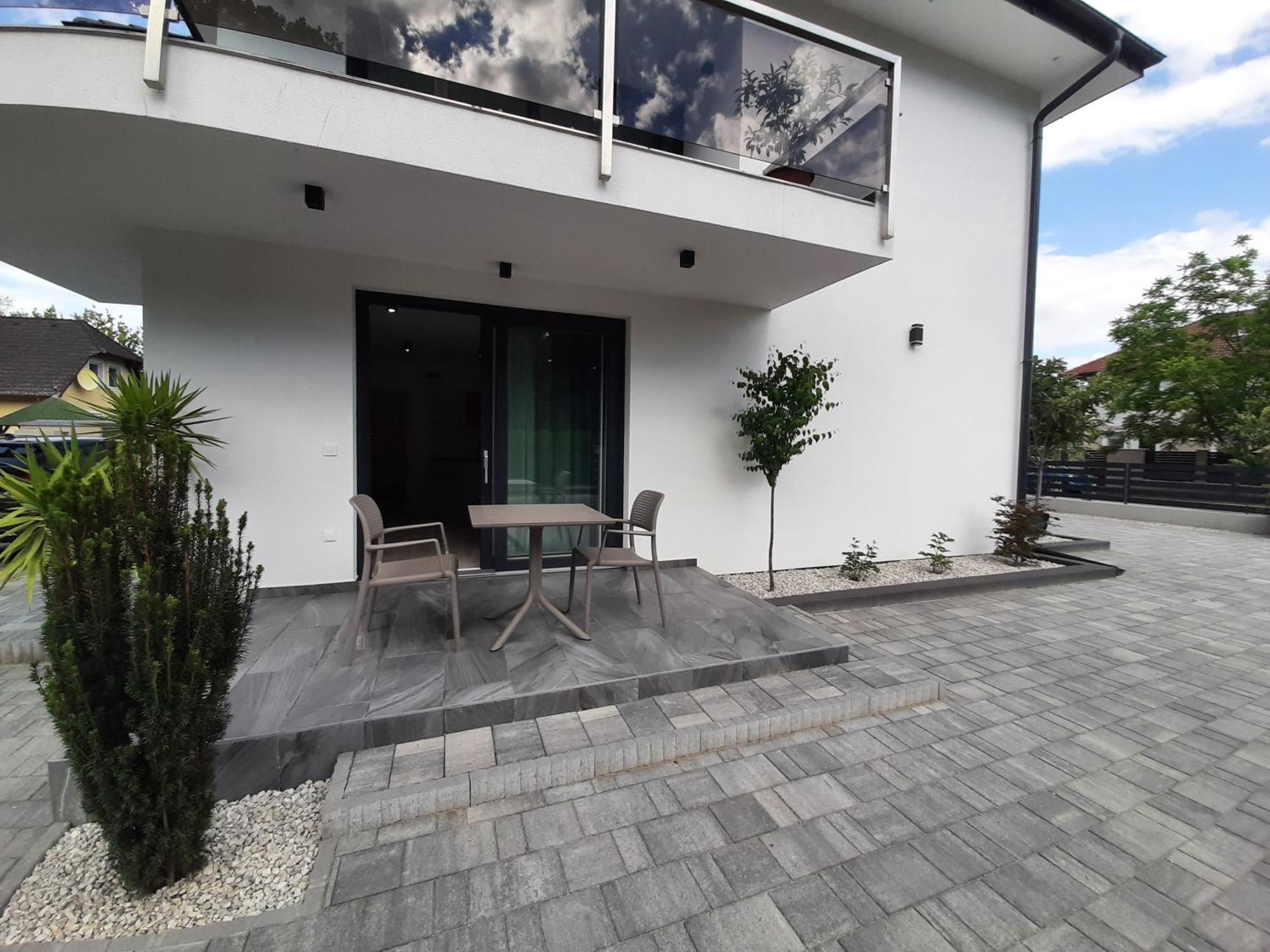 Ancsi Apartmanház Balatonlelle Kültér fotó