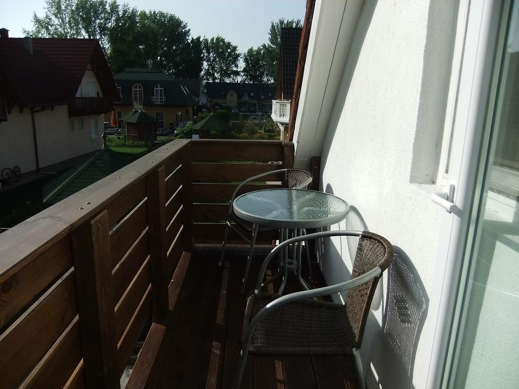 Ancsi Apartmanház Balatonlelle Szoba fotó
